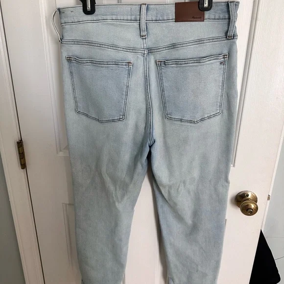 MADEWELL JEANS size 30 Midrise Classic Straight Distressed knee - Picture 3 of 5